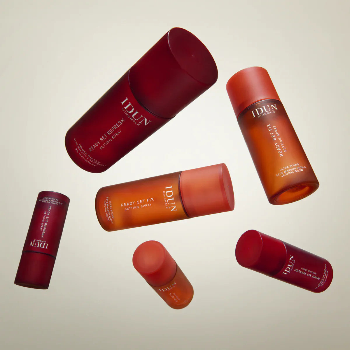 Perfect makeup – wherever you are. Our setting sprays now in travel size!